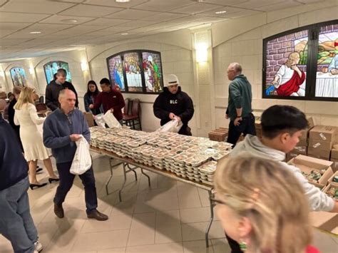 ‘We are all alone at some point’: Volunteers at Basilica of National Shrine deliver Christmas meals to those celebrating alone